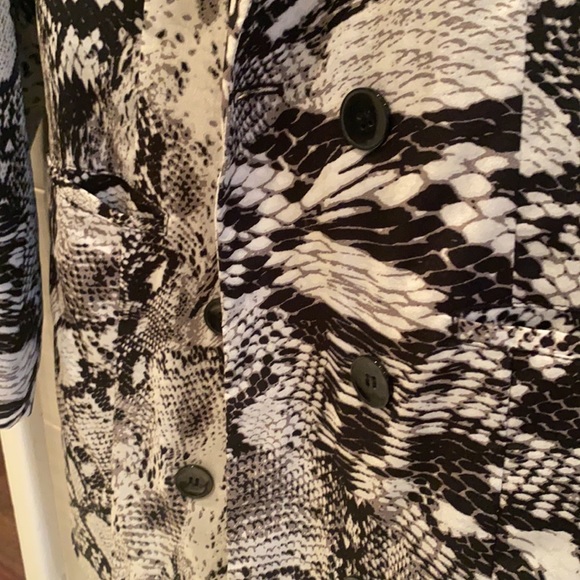 Missguided Snakeskin Double-breasted Blazer - Picture 5 of 6